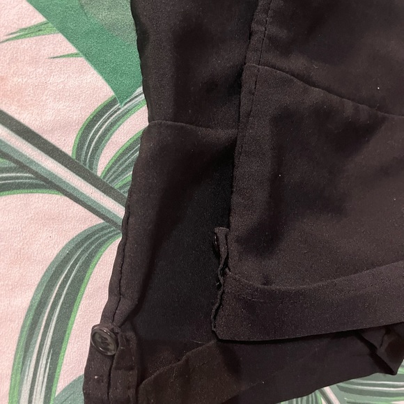 Black dress shorts with buttons and cuffs size medium - Picture 4 of 6